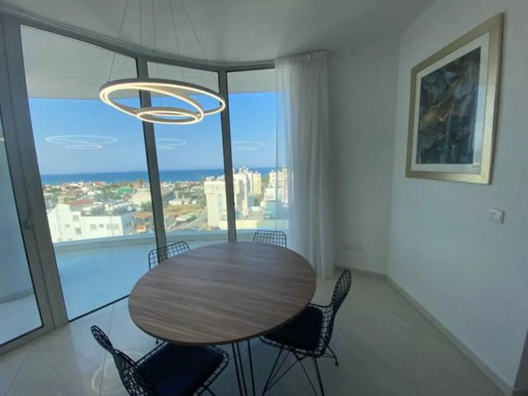 Mckenzie 2 Bedrooms Seaview Residence Larnaca Cipro