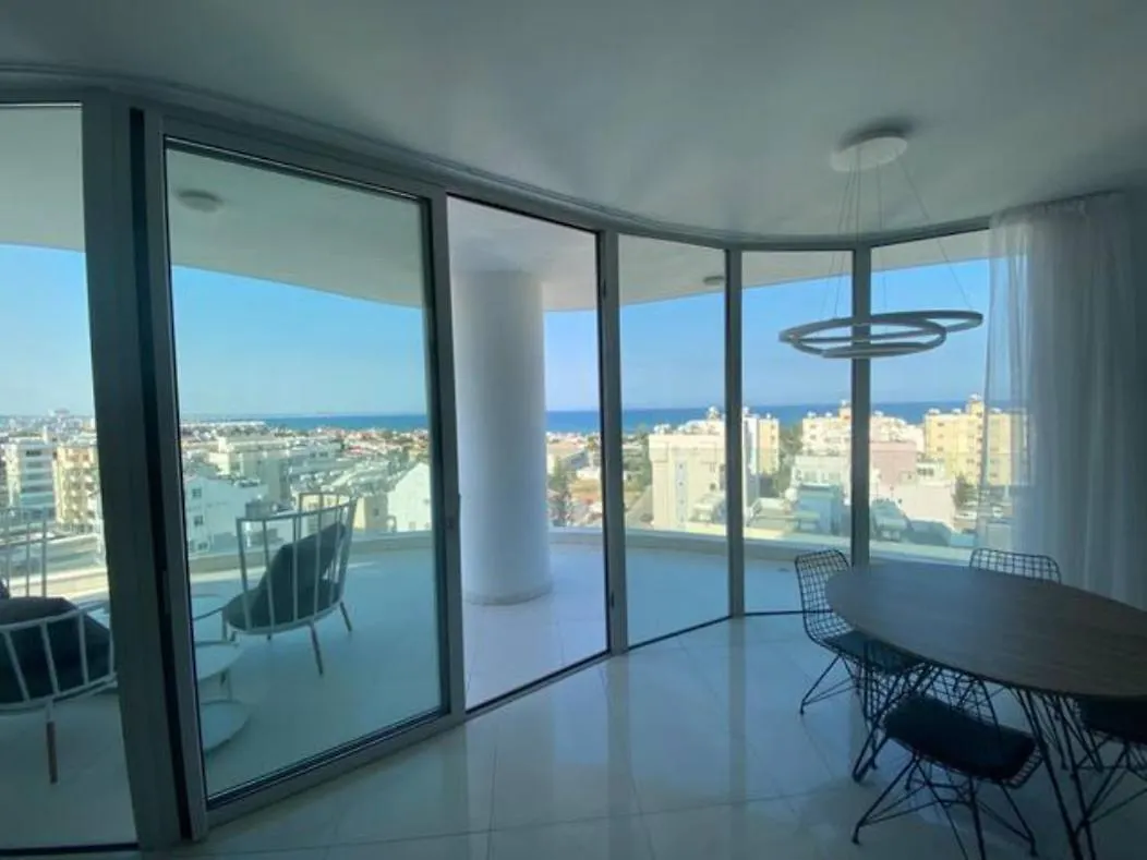 Mckenzie 2 Bedrooms Seaview Residence Larnaca